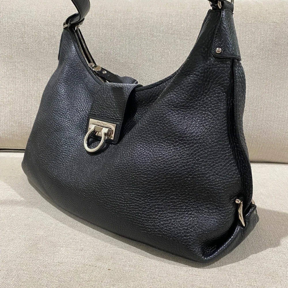 Salvatore ferragamo bag - Picture 4 of 17